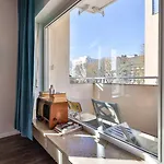 Spacious Flat 2nd Floor Near Station Appartement