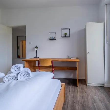 Lejlighed Spacious Flat 2nd Floor Near Station