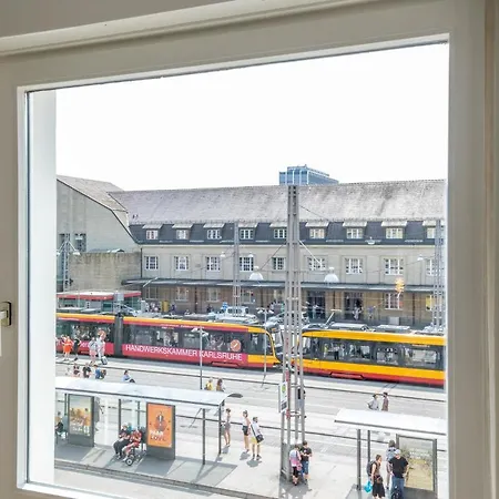 Spacious Flat 2nd Floor Near Station *