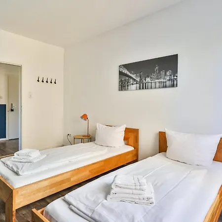 Апартаменты Spacious Flat 2nd Floor Near Station