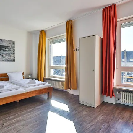Spacious Flat 2nd Floor Near Station * Карлсруэ