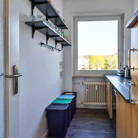 Spacious Flat 2nd Floor Near Station
