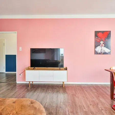 Spacious Flat 2nd Floor Near Station Karlsruhe