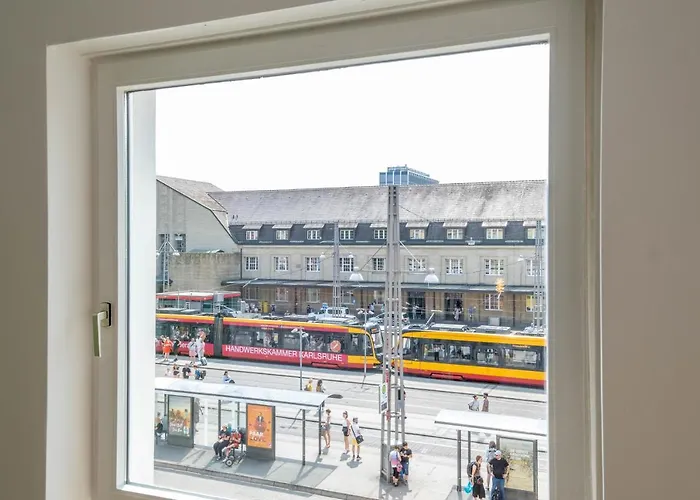 Spacious Flat 2nd Floor Near Station *