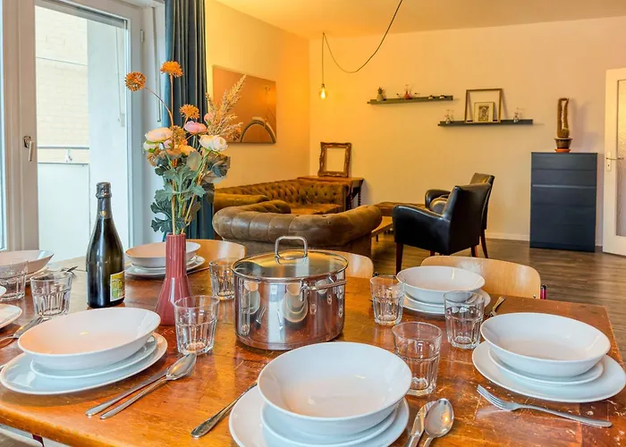 Spacious Flat 2nd Floor Near Station *