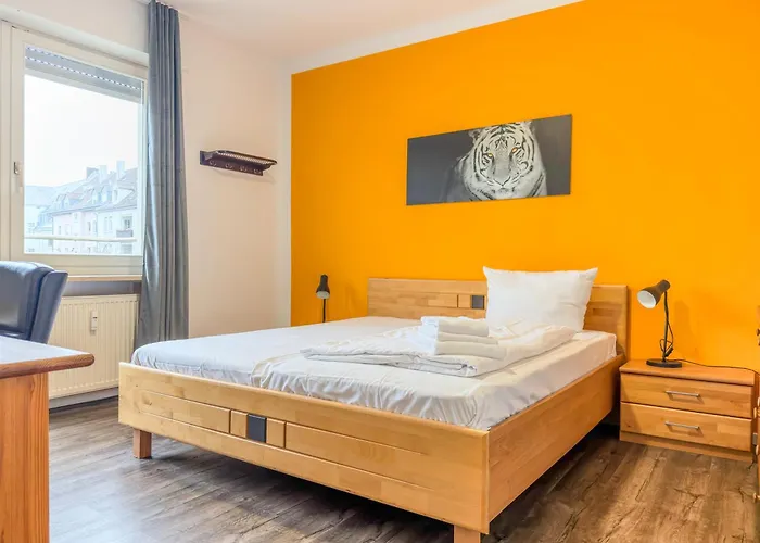 Apartment Spacious Flat 2nd Floor Near Station