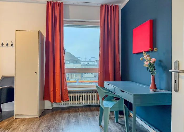 Spacious Flat 2nd Floor Near Station Appartement *