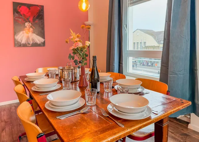 Spacious Flat 2nd Floor Near Station *